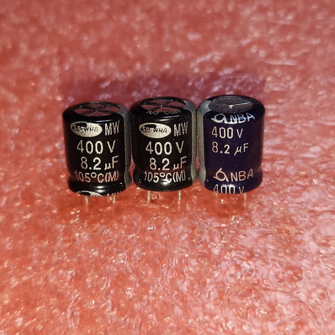 คาปาซิเตอร์ 8.2uF 400v ทนอุณหภูมิ105องศา (50ตัว)